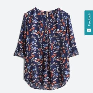 Brina & Em Lemmy v-neck top